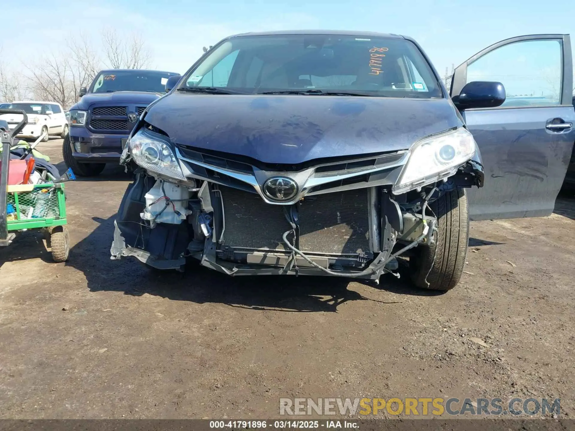 6 fotografías del automóvil dañado 5TDYZ3DC8LS069423 TOYOTA SIENNA 2020