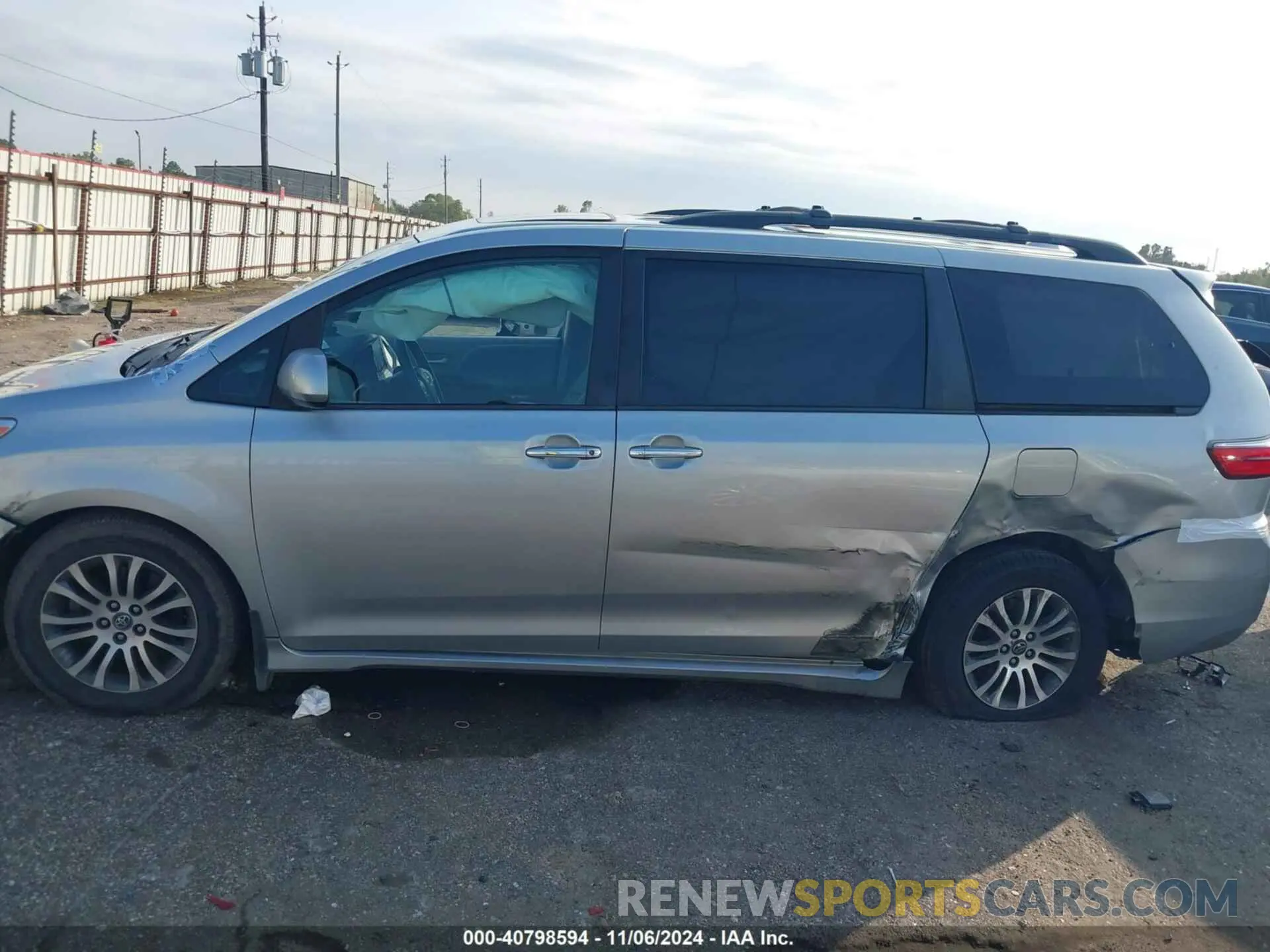 13 fotografías del automóvil dañado 5TDYZ3DC9LS026872 TOYOTA SIENNA 2020