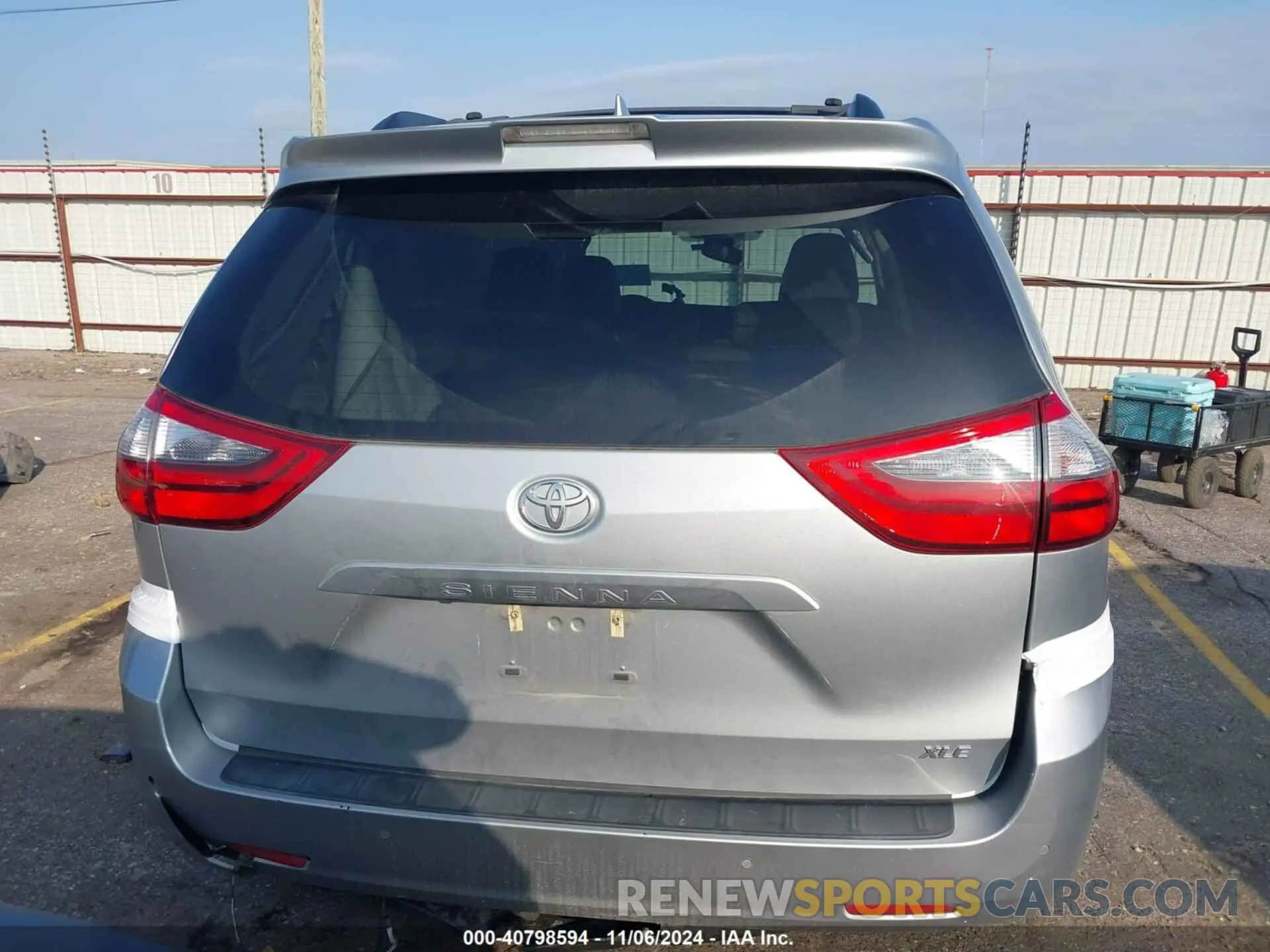 15 fotografías del automóvil dañado 5TDYZ3DC9LS026872 TOYOTA SIENNA 2020