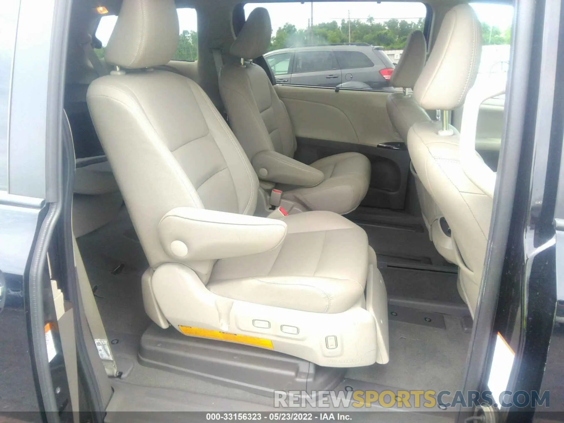 8 fotografías del automóvil dañado 5TDYZ3DCXLS063168 TOYOTA SIENNA 2020