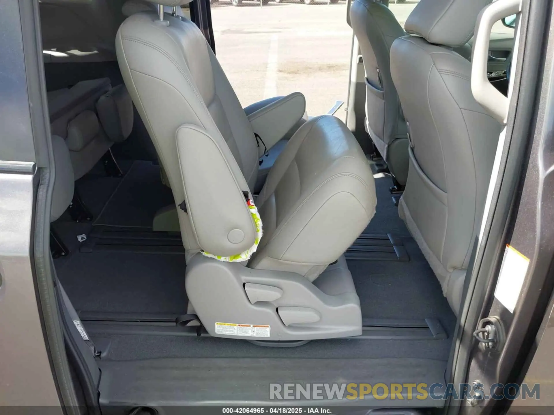 8 fotografías del automóvil dañado 5TDYZ3DCXLS078530 TOYOTA SIENNA 2020