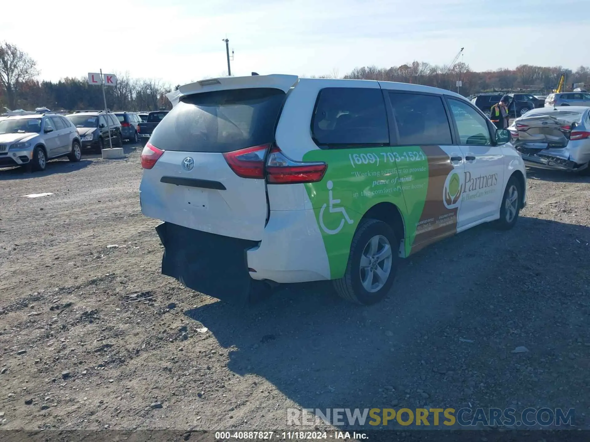 4 fotografías del automóvil dañado 5TDZZ3DC2LS066487 TOYOTA SIENNA 2020