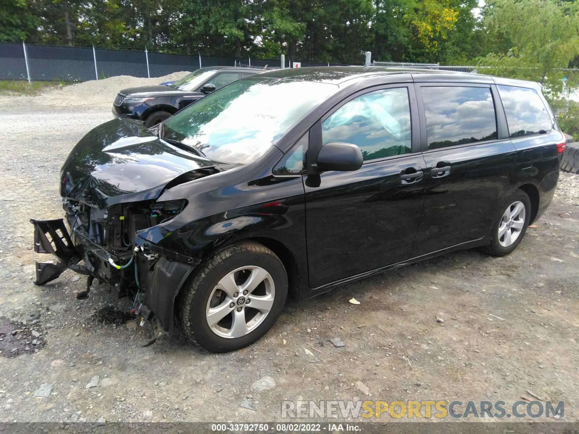 2 fotografías del automóvil dañado 5TDZZ3DC4LS045799 TOYOTA SIENNA 2020