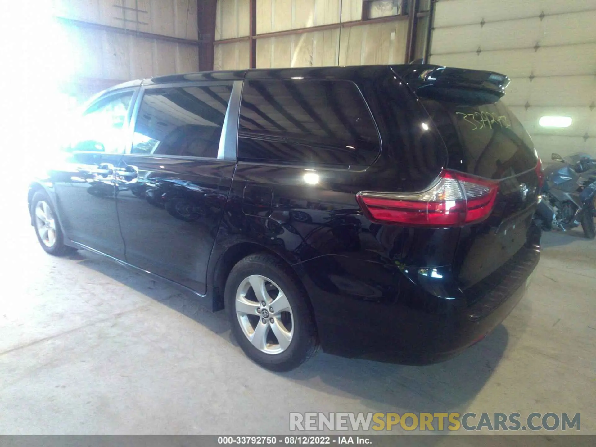 3 fotografías del automóvil dañado 5TDZZ3DC4LS045799 TOYOTA SIENNA 2020