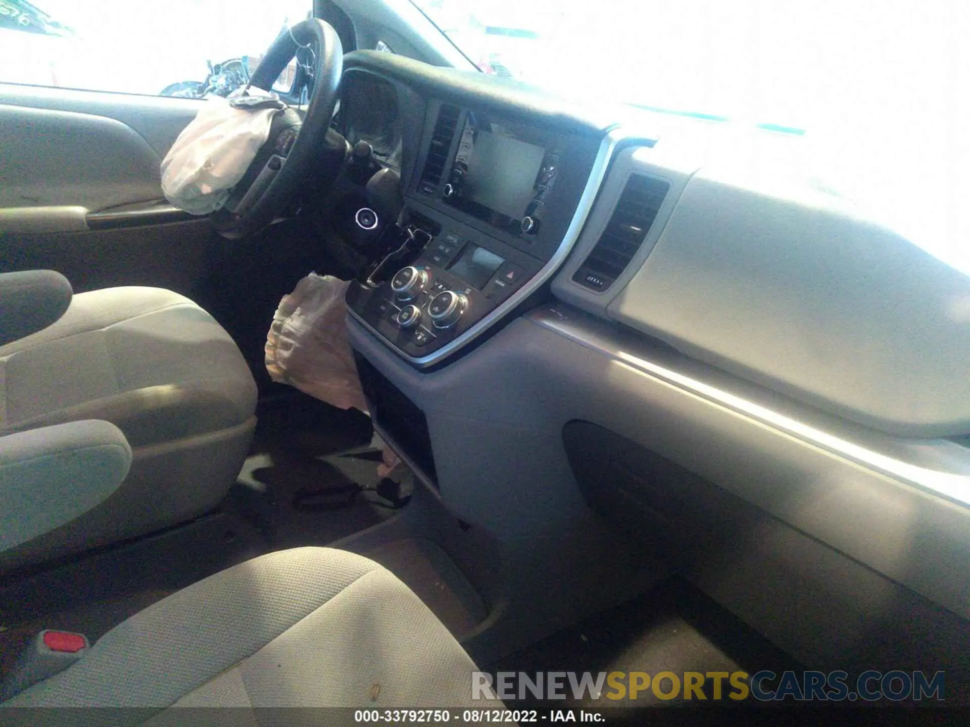 5 fotografías del automóvil dañado 5TDZZ3DC4LS045799 TOYOTA SIENNA 2020
