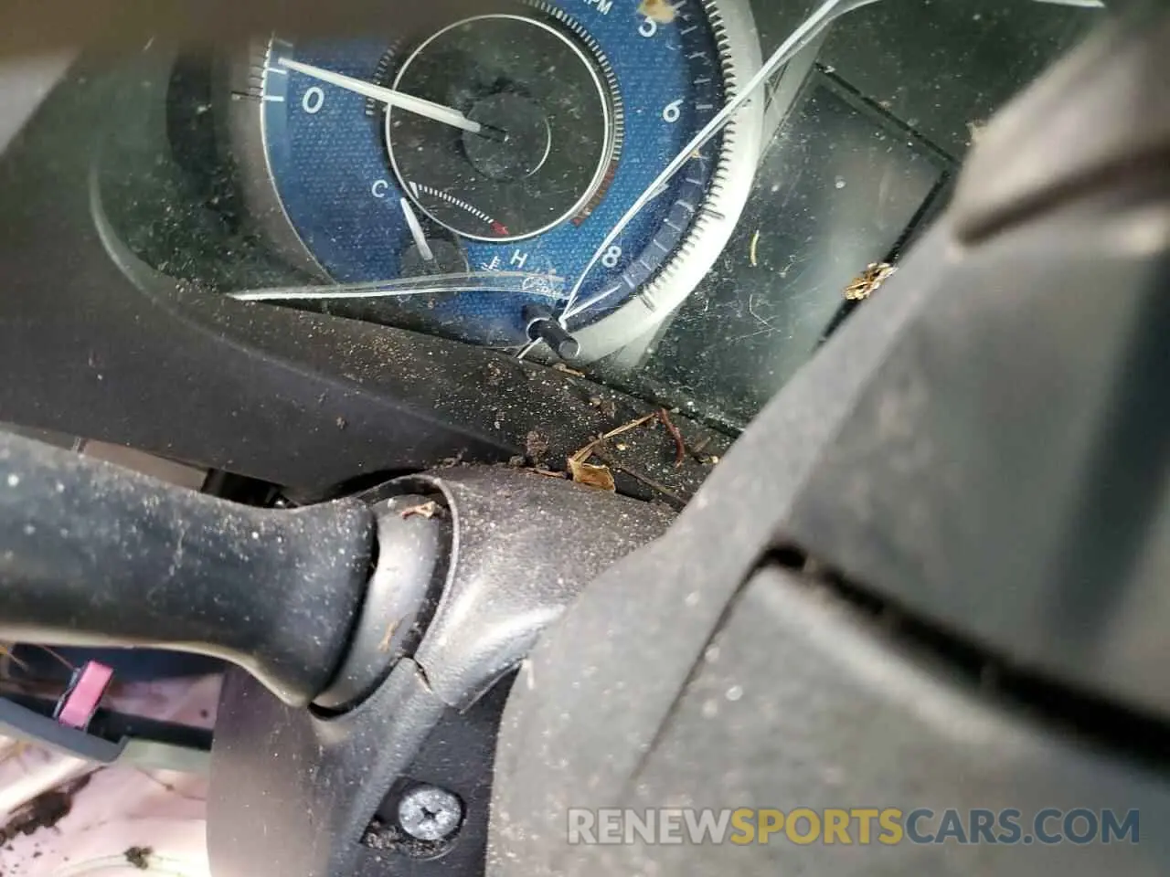 8 fotografías del automóvil dañado 5TDZZ3DC4LS050839 TOYOTA SIENNA 2020