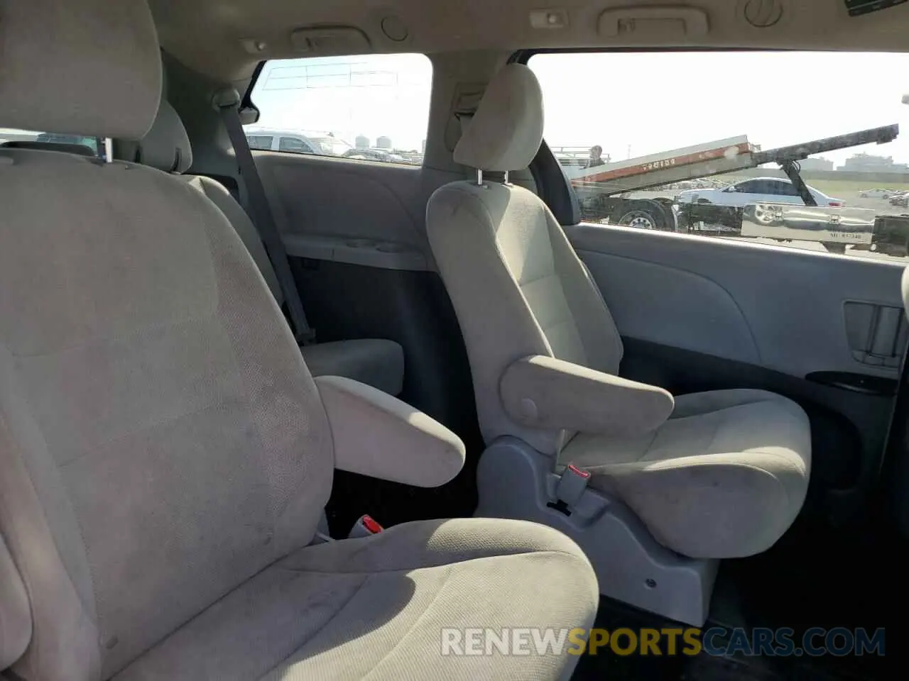 10 fotografías del automóvil dañado 5TDZZ3DC6LS072728 TOYOTA SIENNA 2020