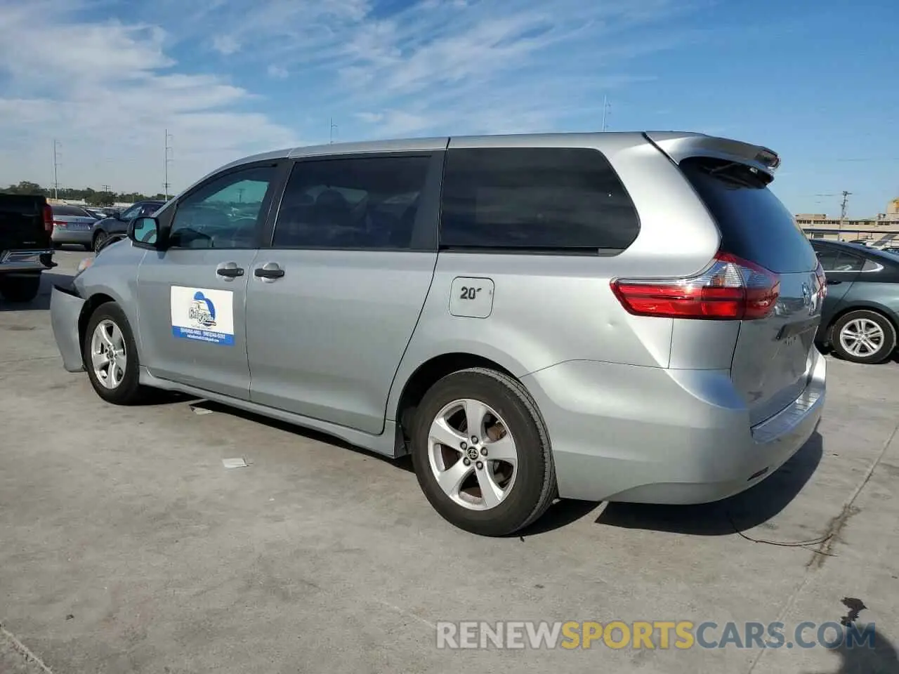 2 fotografías del automóvil dañado 5TDZZ3DC6LS072728 TOYOTA SIENNA 2020