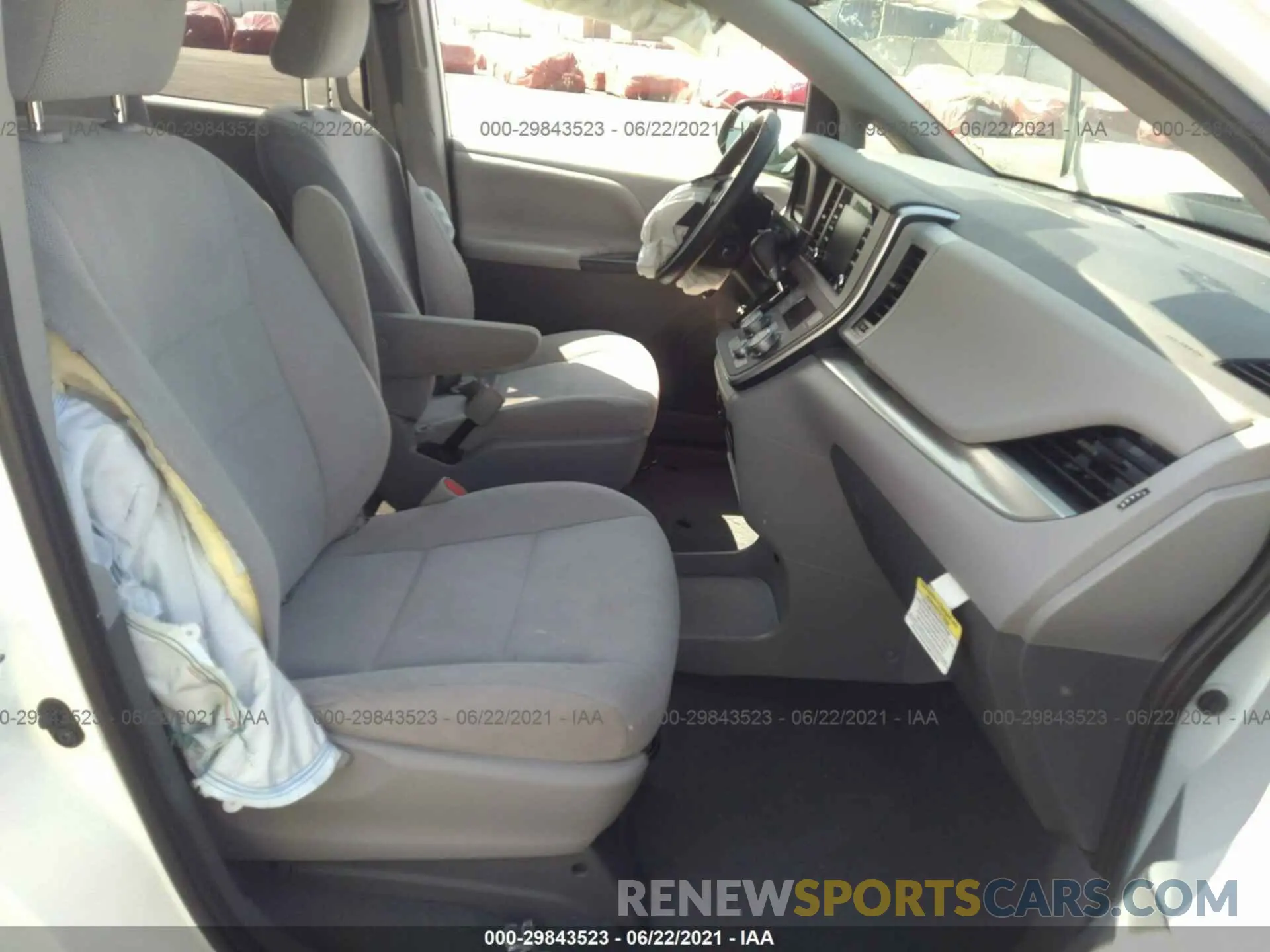5 fotografías del automóvil dañado 5TDZZ3DC7LS061530 TOYOTA SIENNA 2020