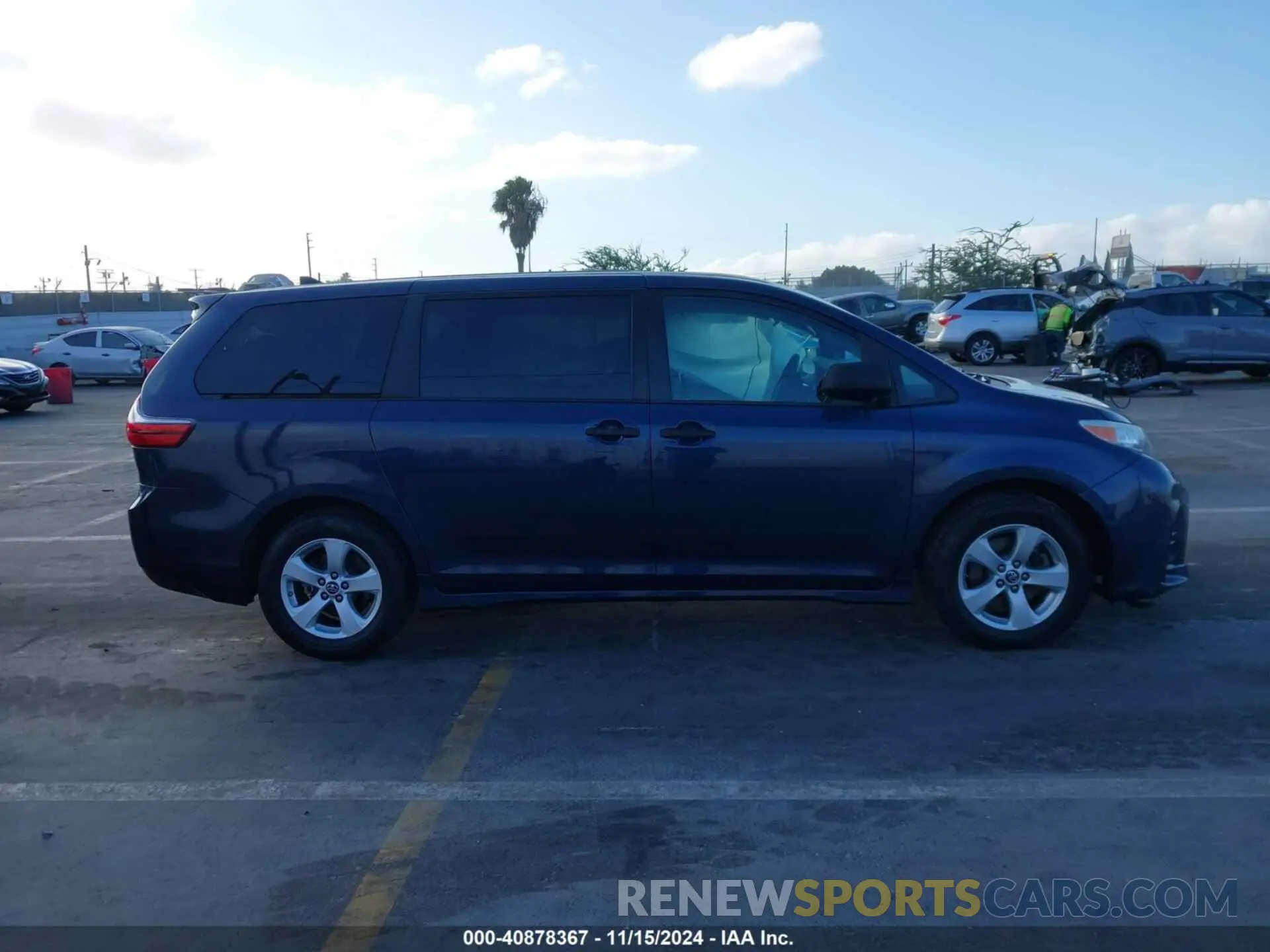 13 fotografías del automóvil dañado 5TDZZ3DC9LS047001 TOYOTA SIENNA 2020