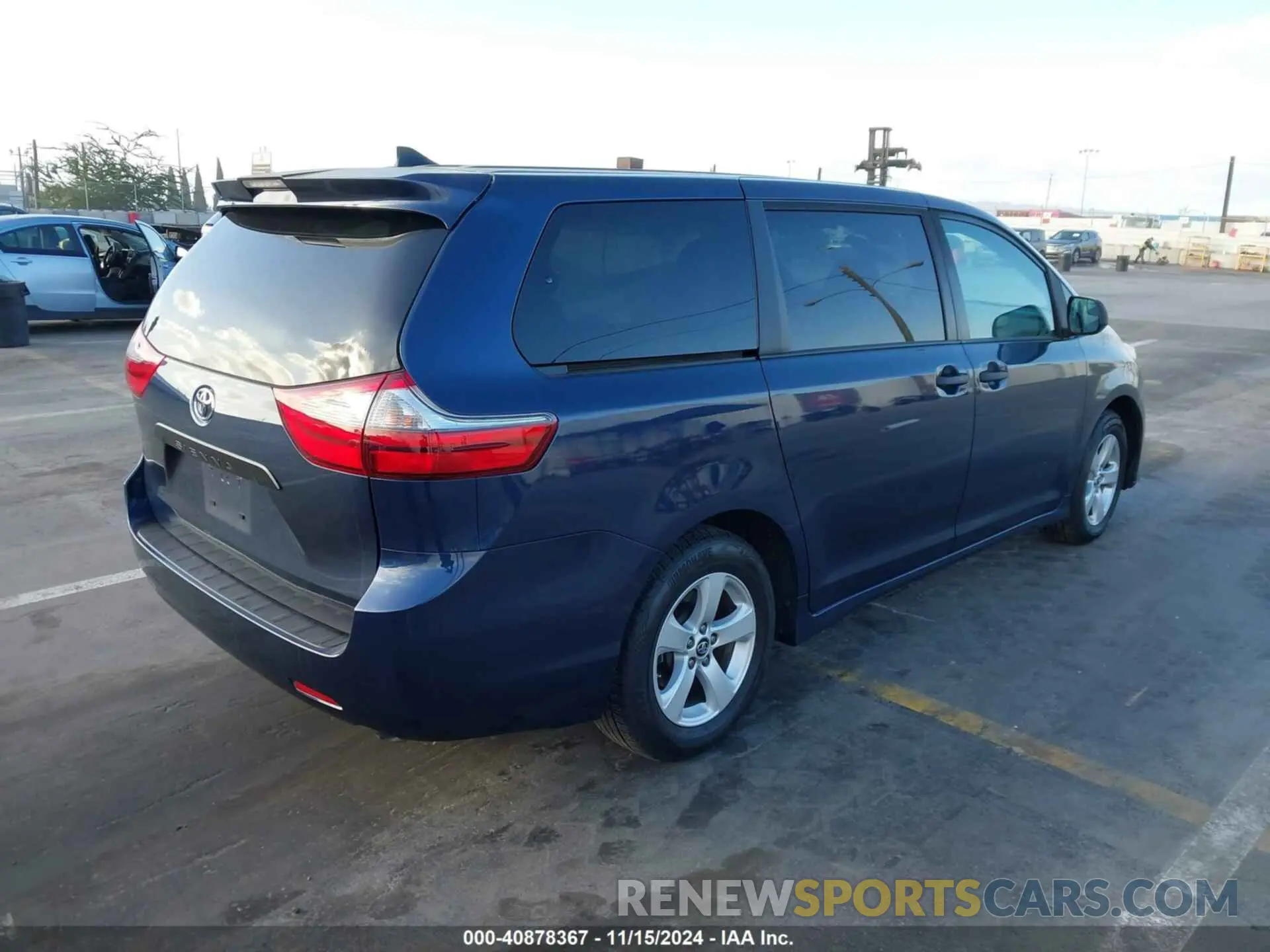 4 fotografías del automóvil dañado 5TDZZ3DC9LS047001 TOYOTA SIENNA 2020