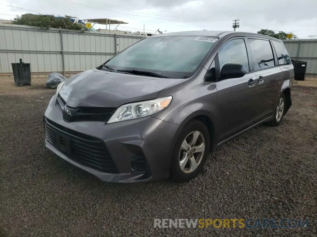 2 fotografías del automóvil dañado 5TDZZ3DCXLS021748 TOYOTA SIENNA 2020