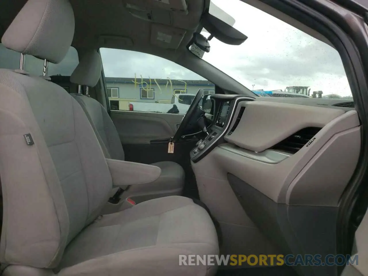 5 fotografías del automóvil dañado 5TDZZ3DCXLS021748 TOYOTA SIENNA 2020