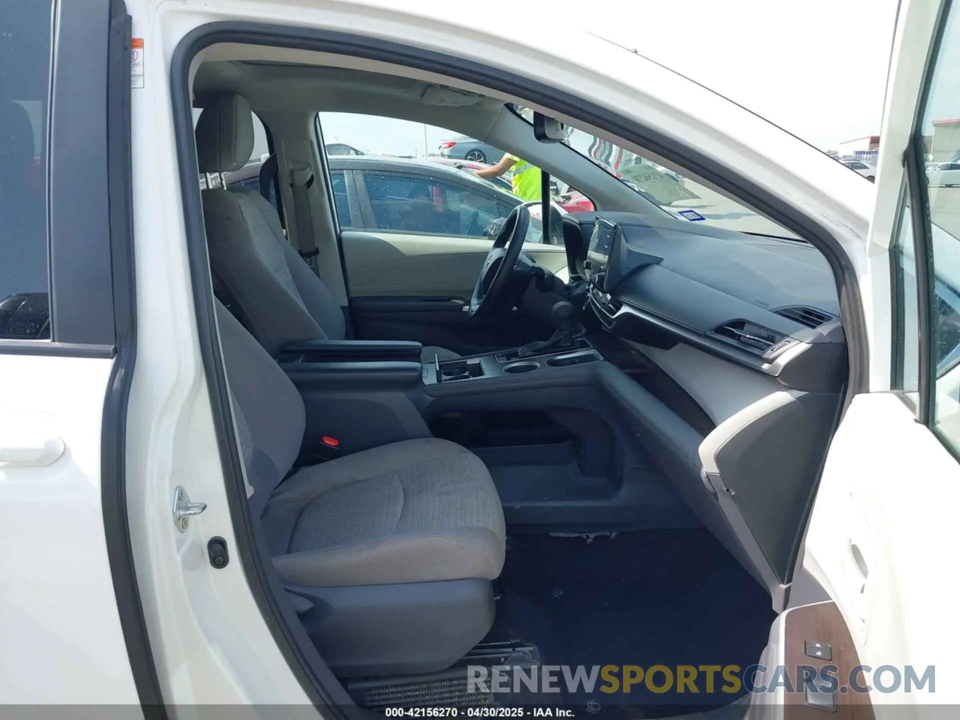 5 fotografías del automóvil dañado 5TDBRKEC8MS035577 TOYOTA SIENNA 2021