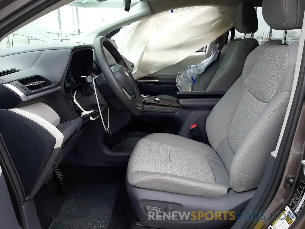 5 fotografías del automóvil dañado 5TDBRKECXMS009689 TOYOTA SIENNA 2021