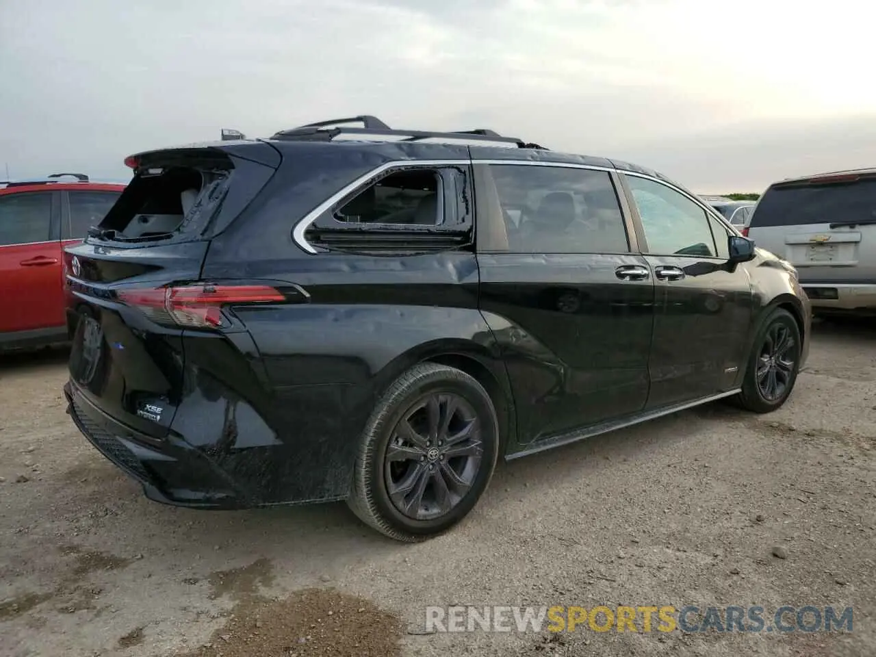 3 fotografías del automóvil dañado 5TDDRKEC0MS002338 TOYOTA SIENNA 2021