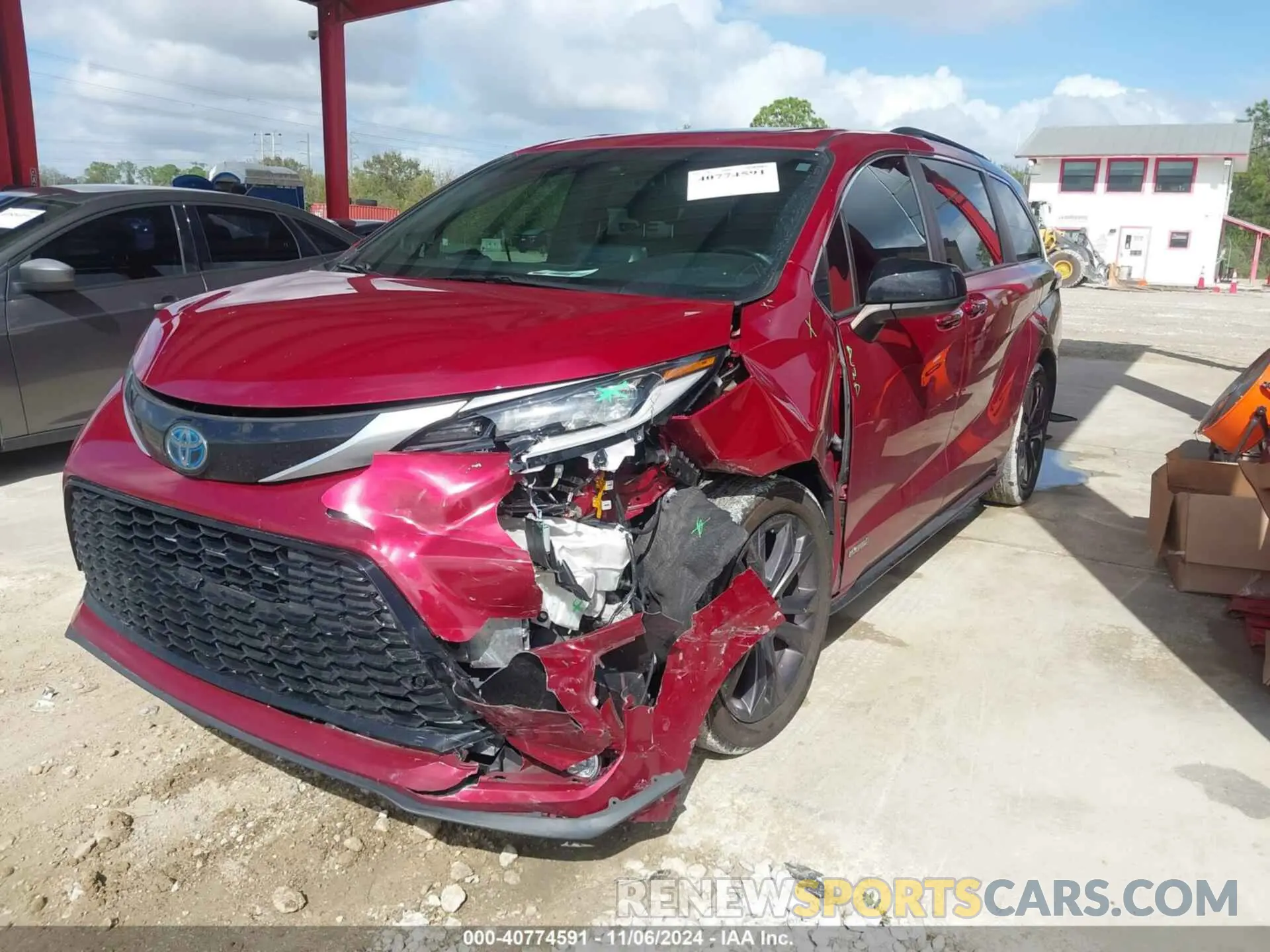 2 fotografías del automóvil dañado 5TDDRKEC0MS043195 TOYOTA SIENNA 2021