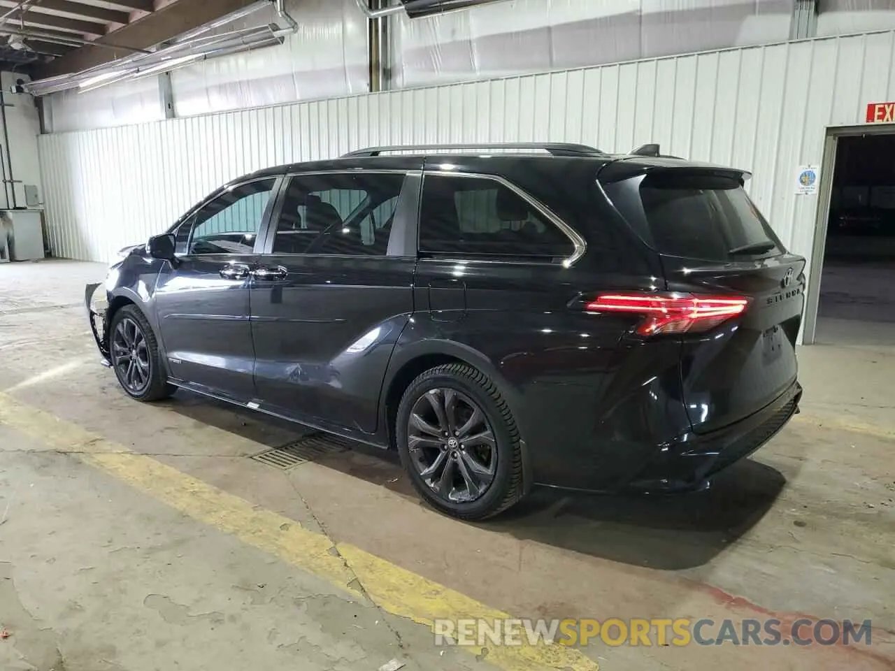 2 fotografías del automóvil dañado 5TDDRKEC5MS029633 TOYOTA SIENNA 2021