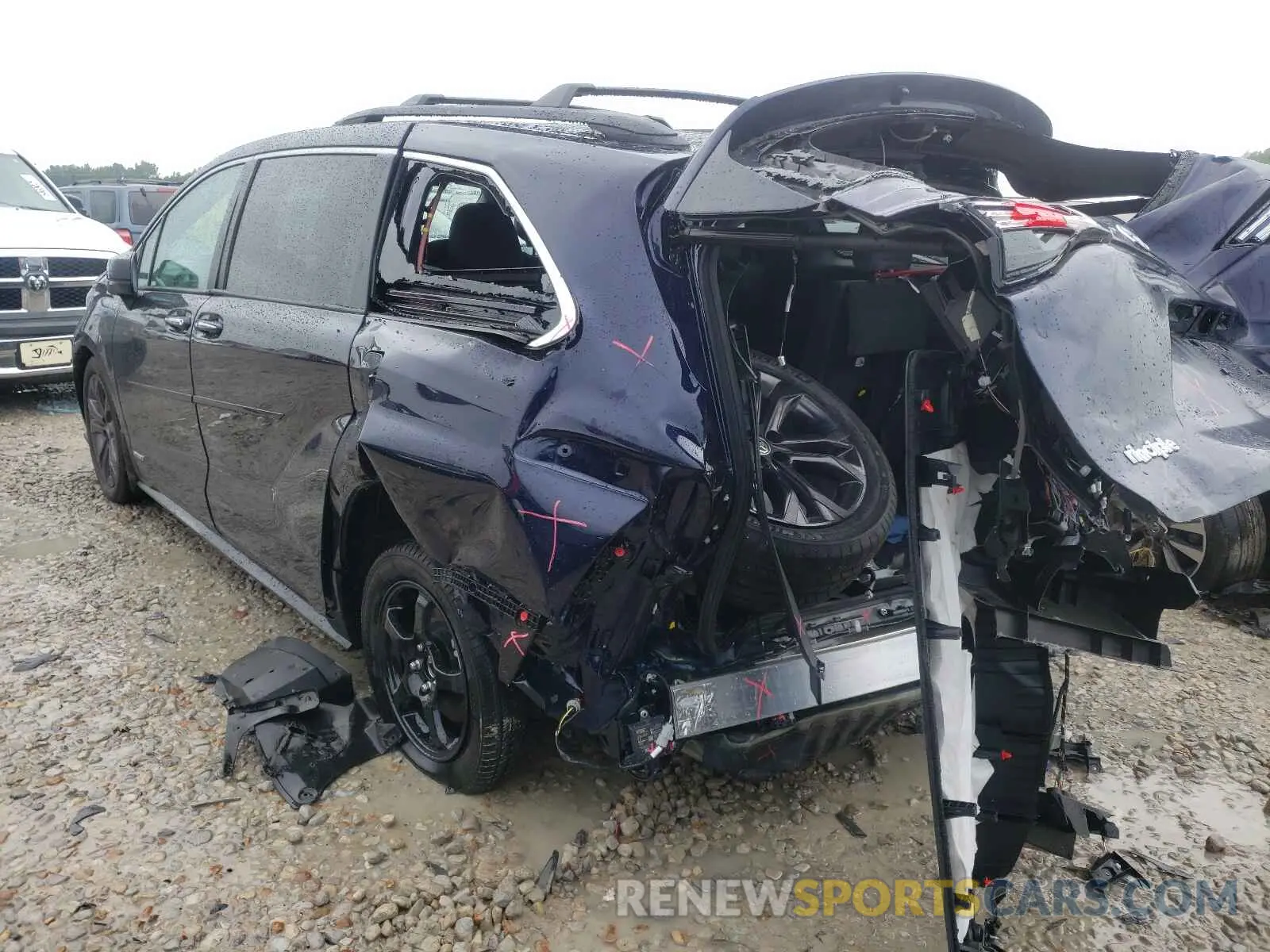 3 fotografías del automóvil dañado 5TDDRKEC7MS035076 TOYOTA SIENNA 2021