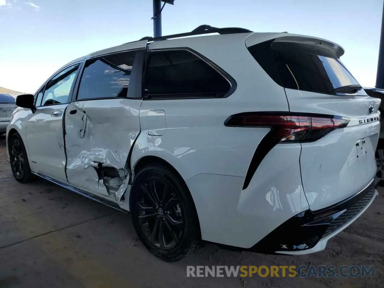 2 fotografías del automóvil dañado 5TDDRKEC9MS009448 TOYOTA SIENNA 2021