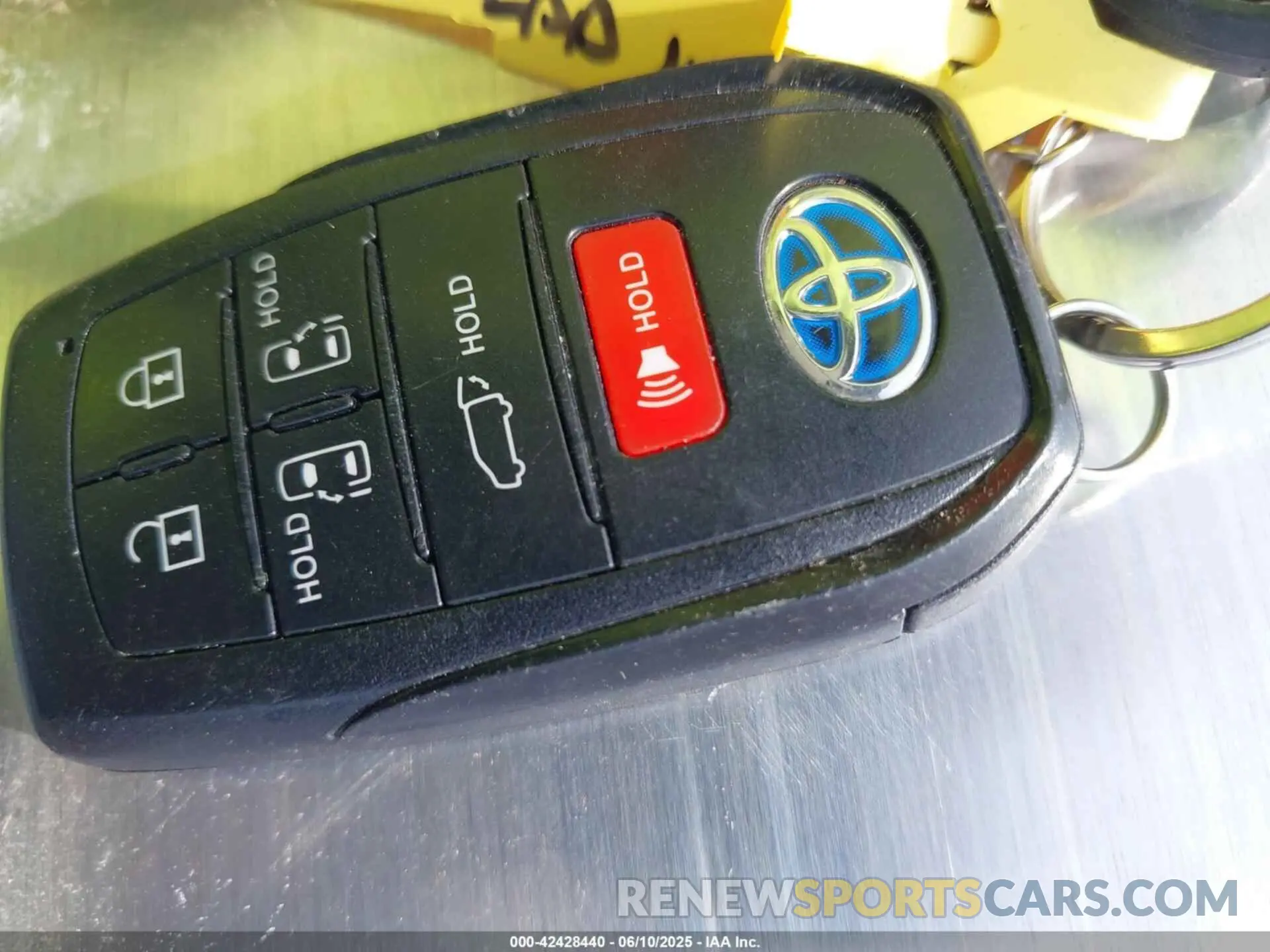 11 fotografías del automóvil dañado 5TDDRKEC9MS045558 TOYOTA SIENNA 2021