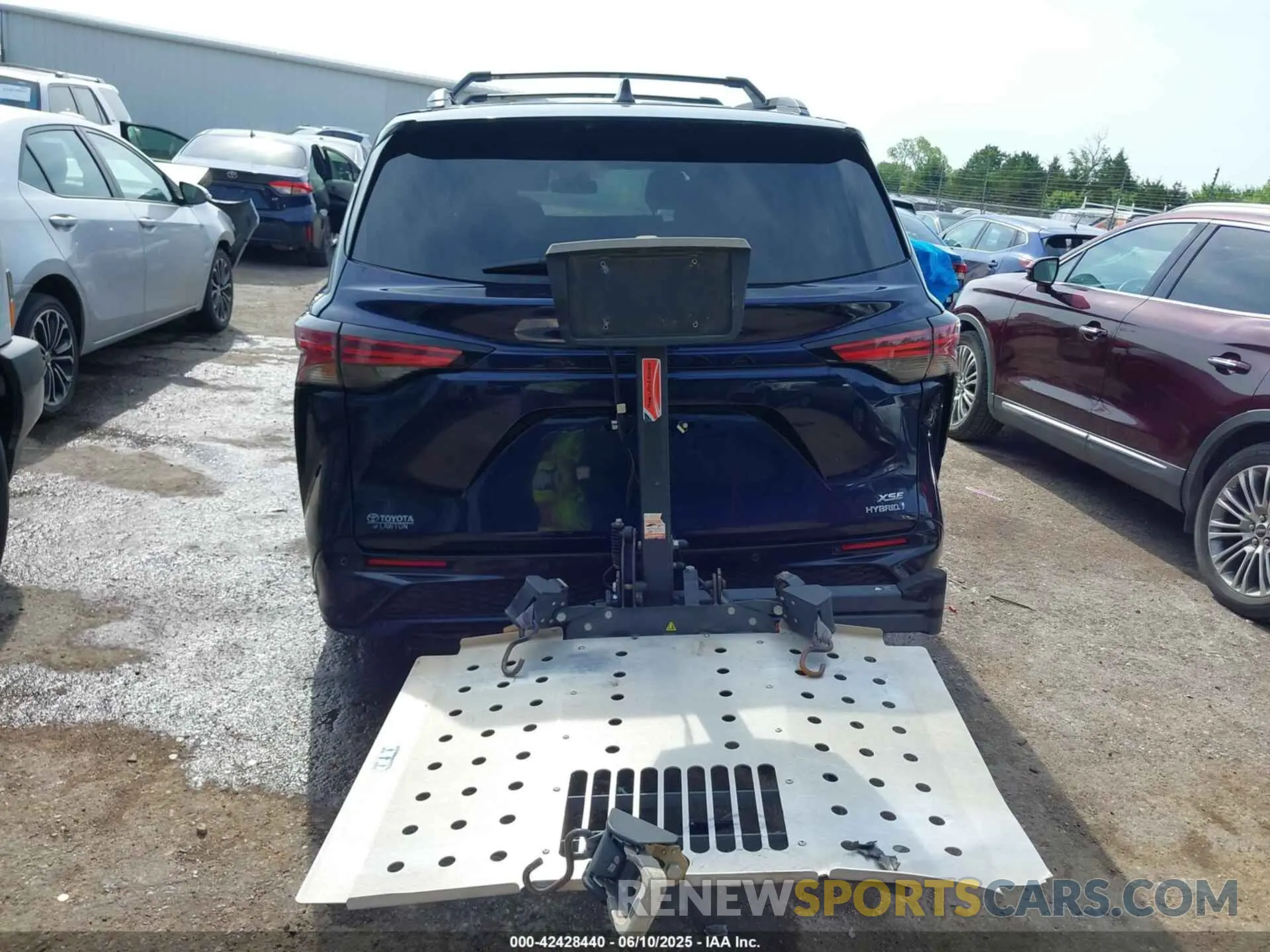 16 fotografías del automóvil dañado 5TDDRKEC9MS045558 TOYOTA SIENNA 2021