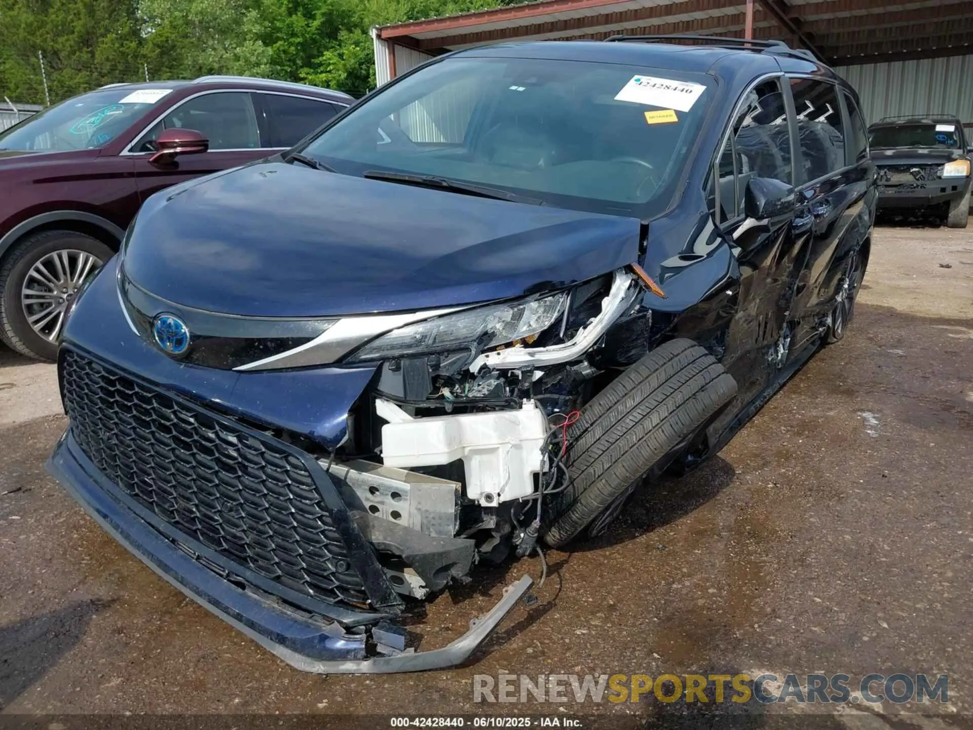 2 fotografías del automóvil dañado 5TDDRKEC9MS045558 TOYOTA SIENNA 2021