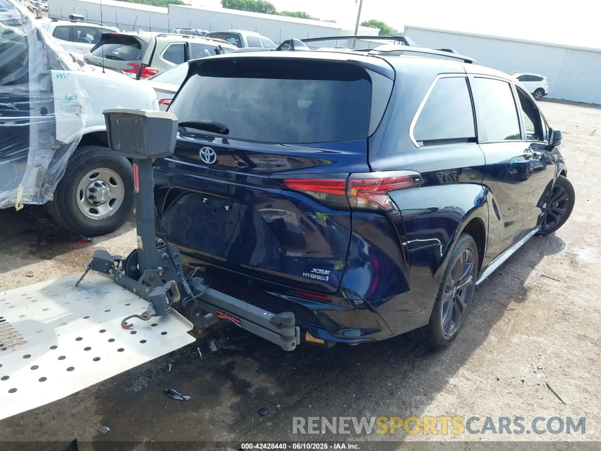 4 fotografías del automóvil dañado 5TDDRKEC9MS045558 TOYOTA SIENNA 2021