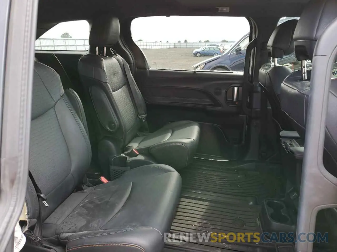 11 fotografías del automóvil dañado 5TDDSKFC7MS037087 TOYOTA SIENNA 2021
