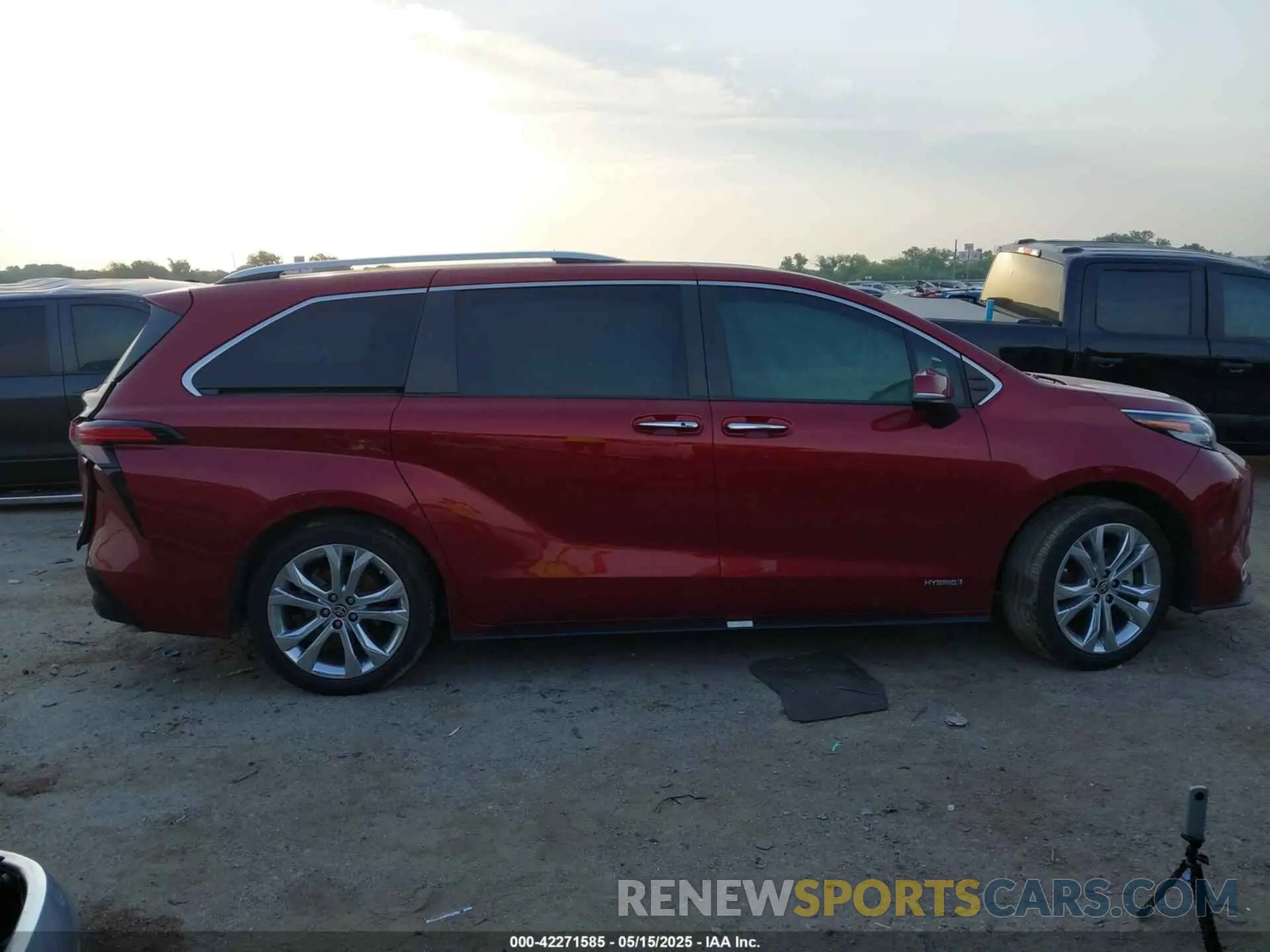 12 fotografías del automóvil dañado 5TDERKECXMS056234 TOYOTA SIENNA 2021