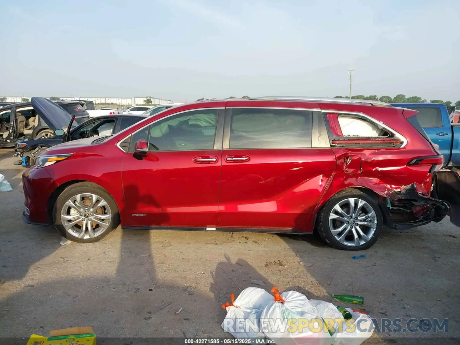 13 fotografías del automóvil dañado 5TDERKECXMS056234 TOYOTA SIENNA 2021