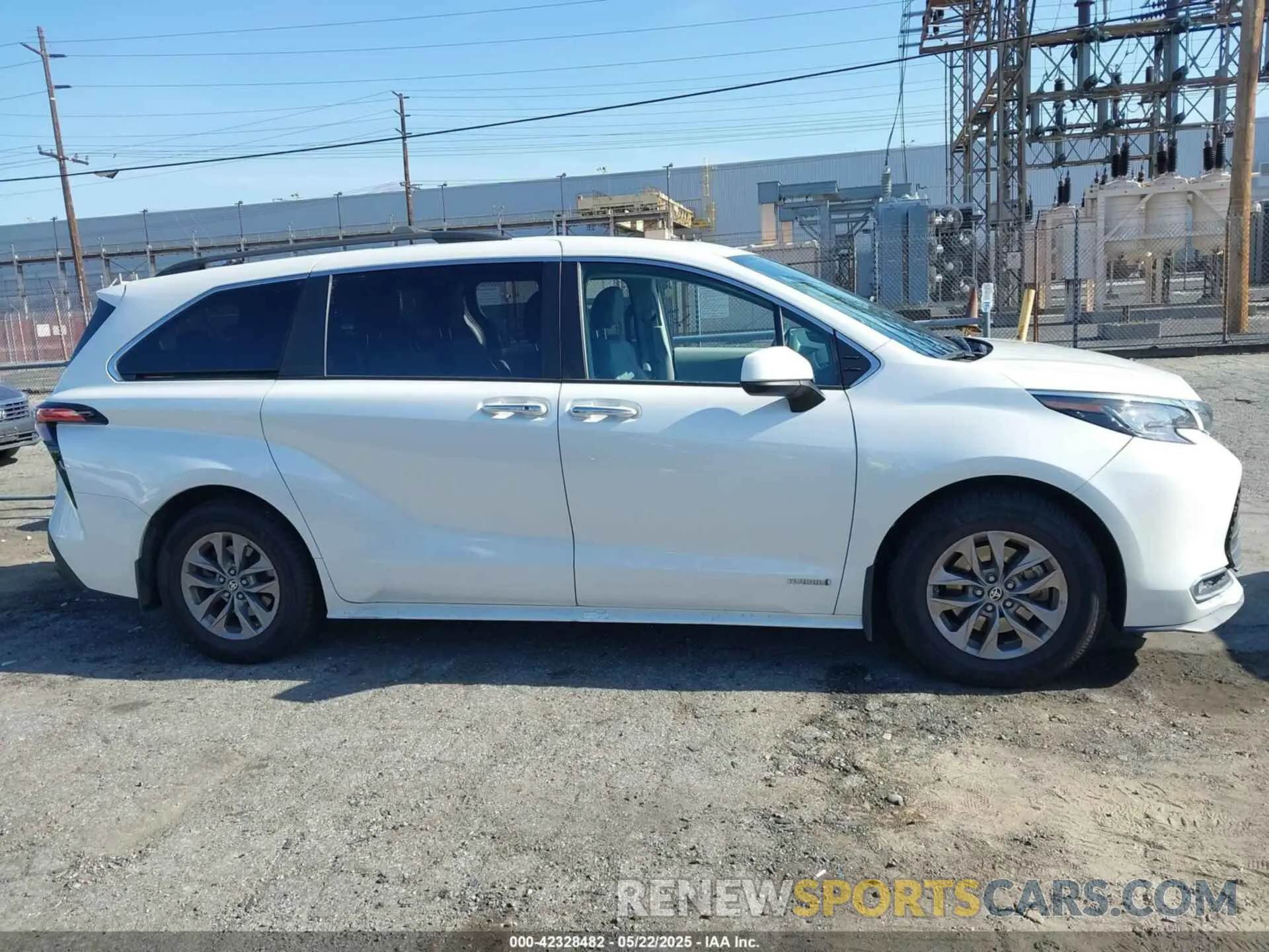 13 fotografías del automóvil dañado 5TDJRKEC7MS009306 TOYOTA SIENNA 2021