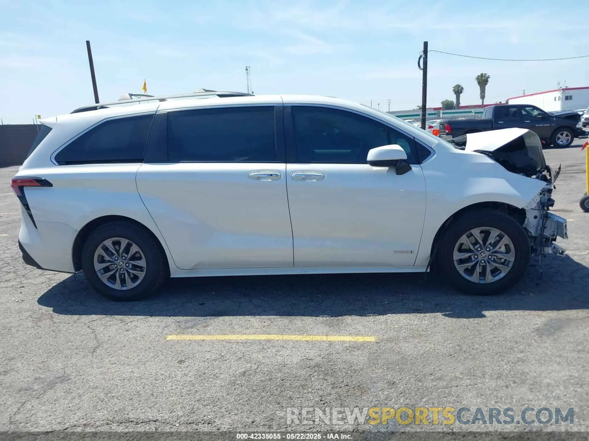 13 fotografías del automóvil dañado 5TDJRKEC8MS032240 TOYOTA SIENNA 2021