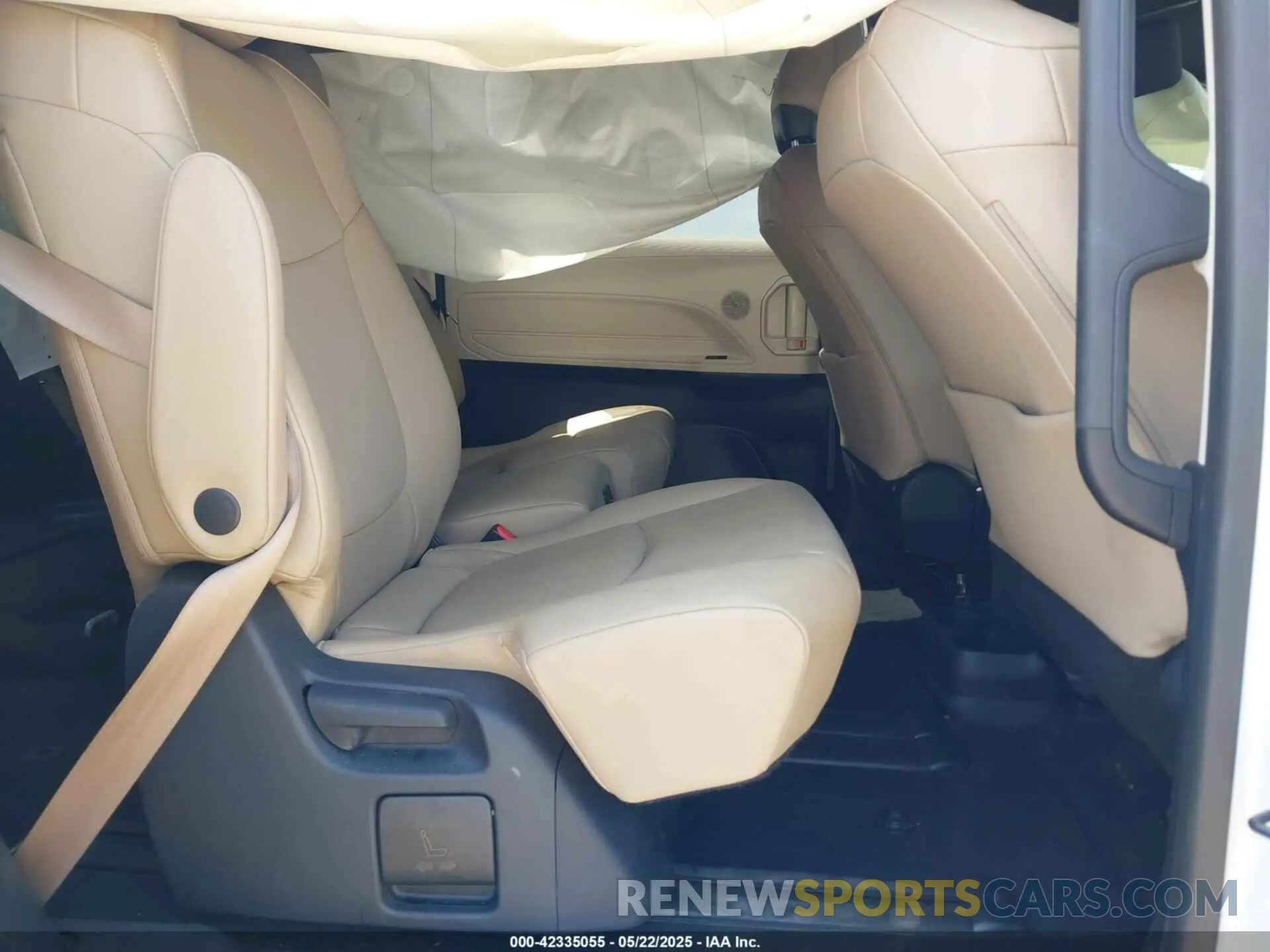 8 fotografías del automóvil dañado 5TDJRKEC8MS032240 TOYOTA SIENNA 2021