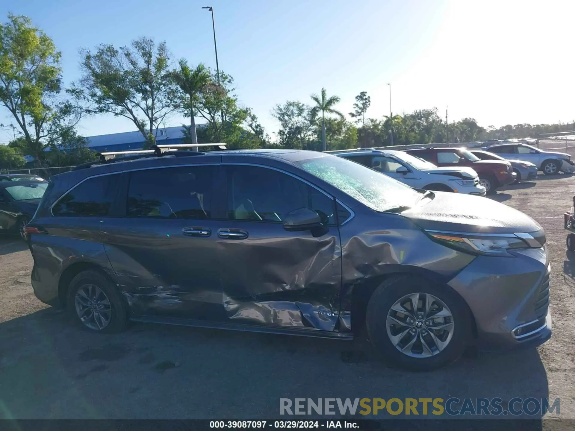 13 fotografías del automóvil dañado 5TDJRKECXMS055955 TOYOTA SIENNA 2021
