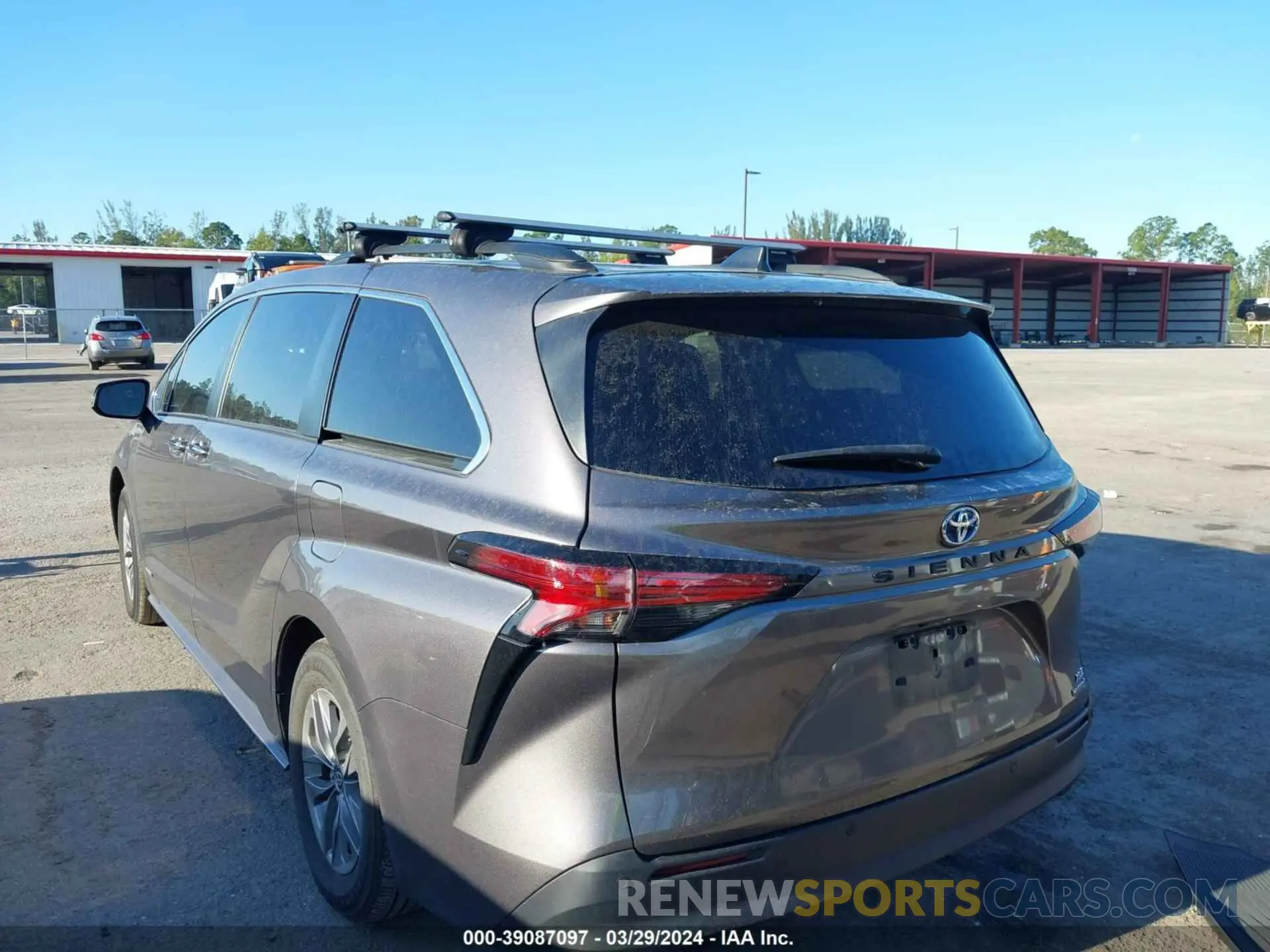 3 fotografías del automóvil dañado 5TDJRKECXMS055955 TOYOTA SIENNA 2021