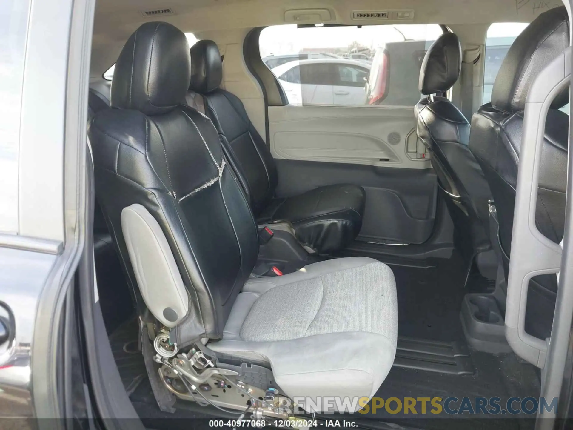8 fotografías del automóvil dañado 5TDKRKEC0MS002654 TOYOTA SIENNA 2021