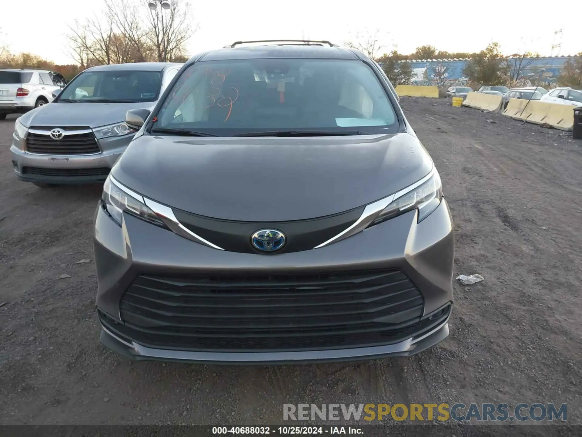 12 fotografías del automóvil dañado 5TDKRKEC2MS072169 TOYOTA SIENNA 2021