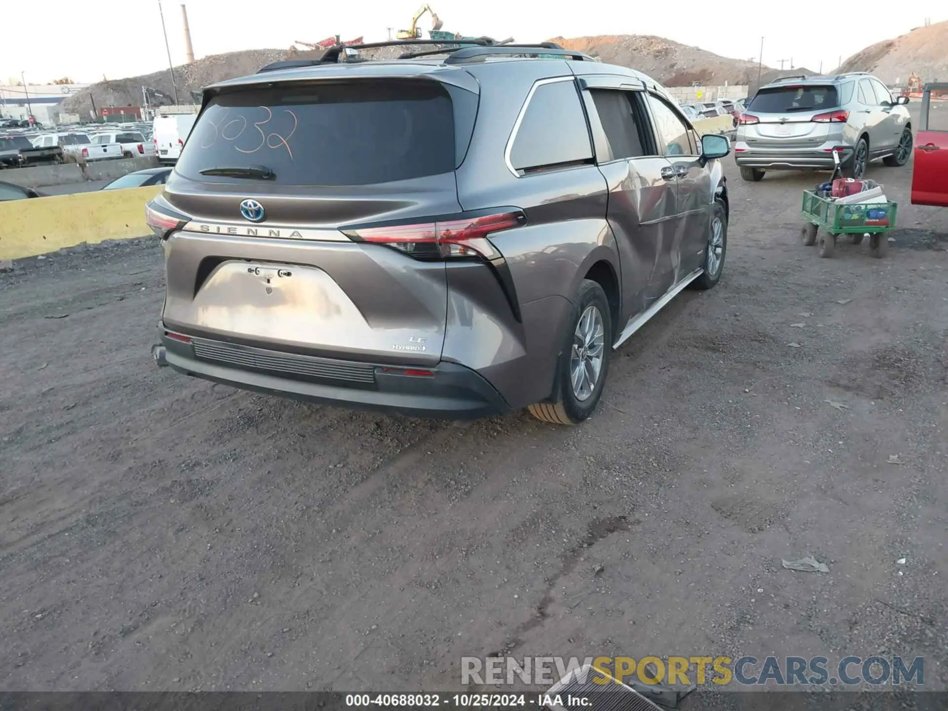 4 fotografías del automóvil dañado 5TDKRKEC2MS072169 TOYOTA SIENNA 2021