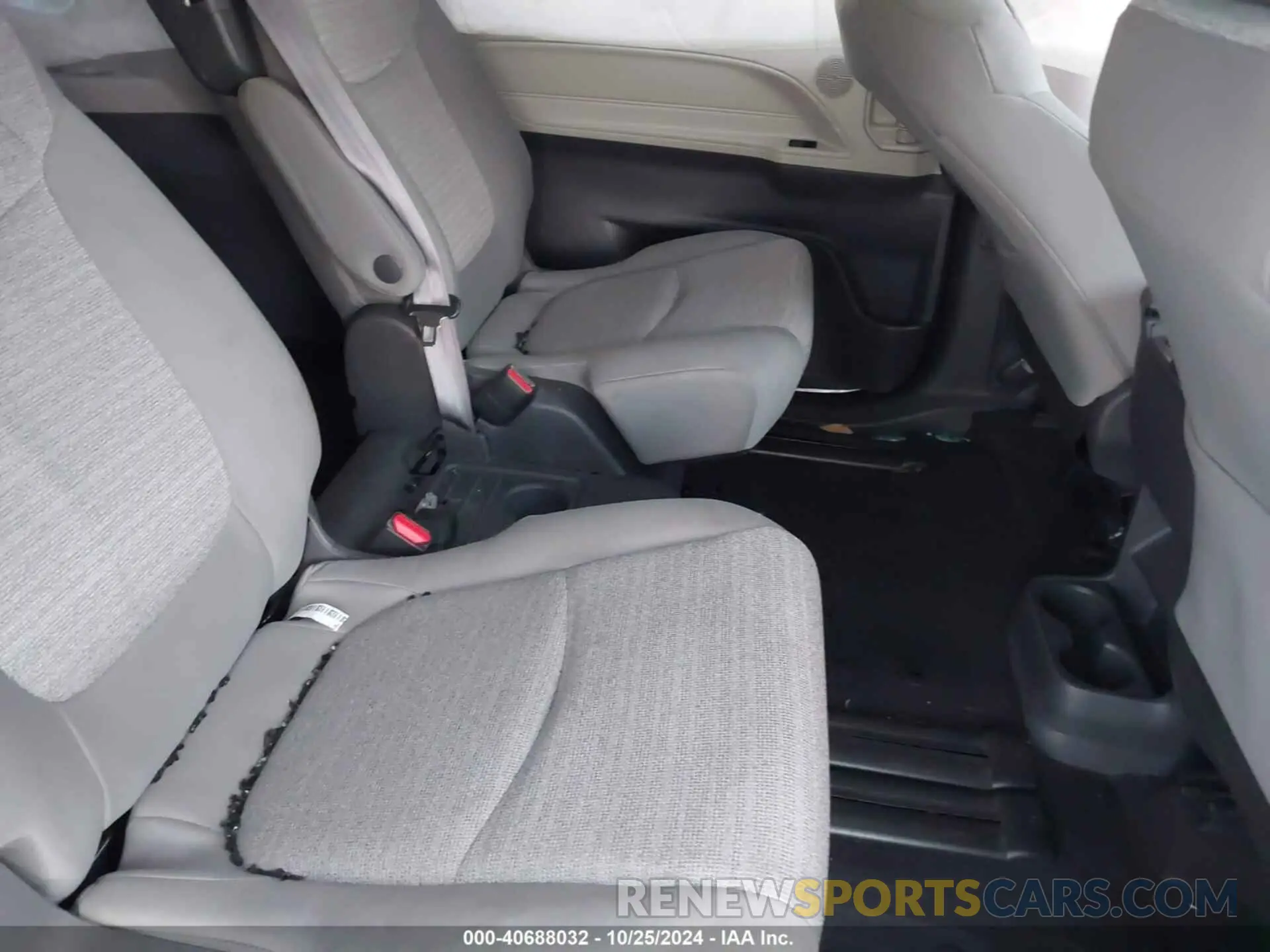 8 fotografías del automóvil dañado 5TDKRKEC2MS072169 TOYOTA SIENNA 2021