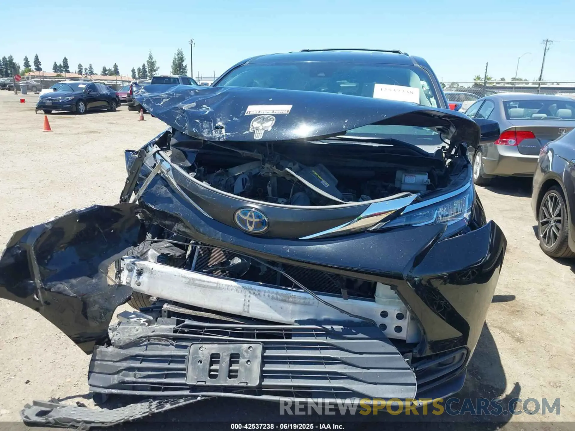 13 fotografías del automóvil dañado 5TDKRKEC3MS011073 TOYOTA SIENNA 2021