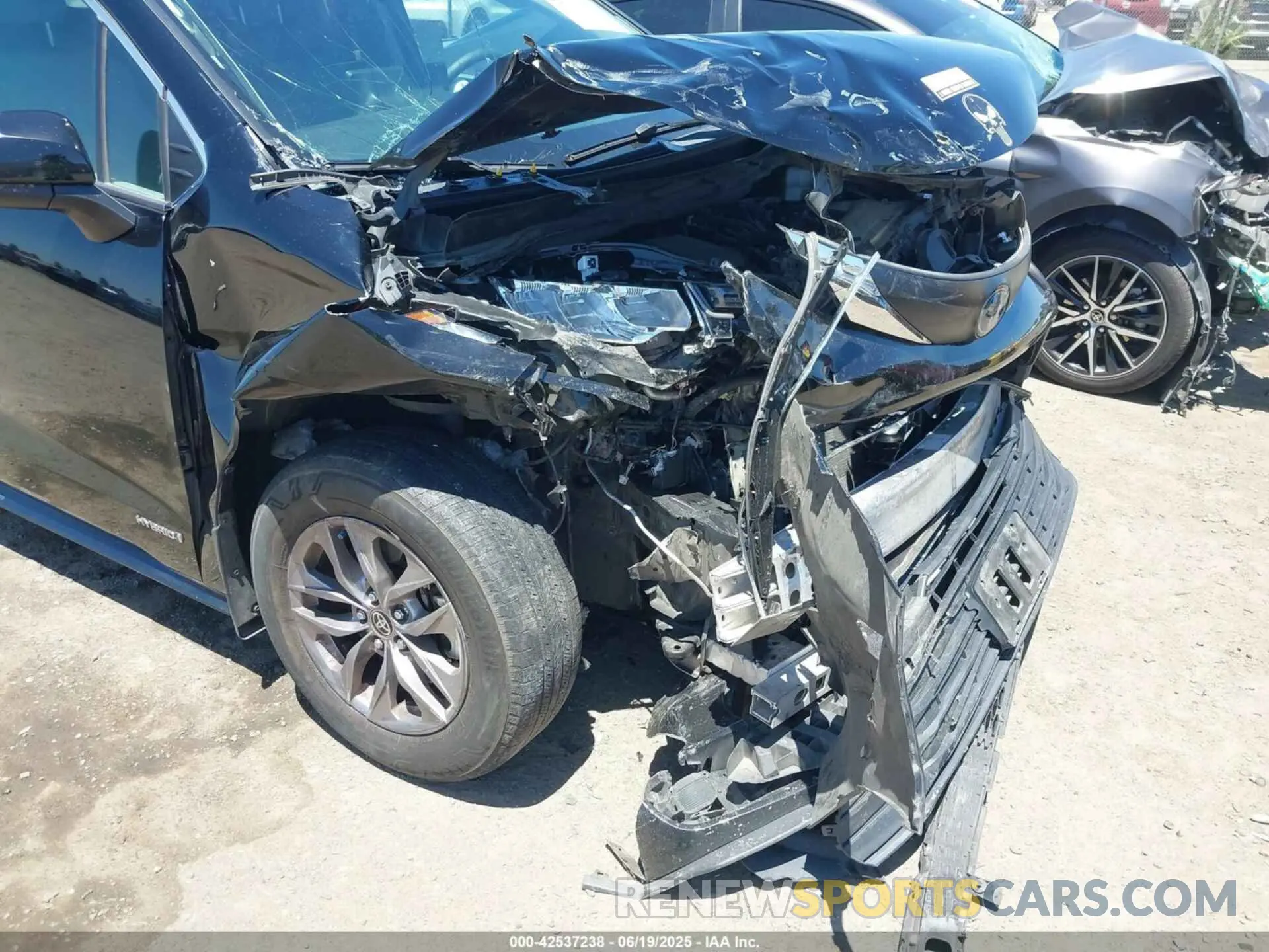 18 fotografías del automóvil dañado 5TDKRKEC3MS011073 TOYOTA SIENNA 2021