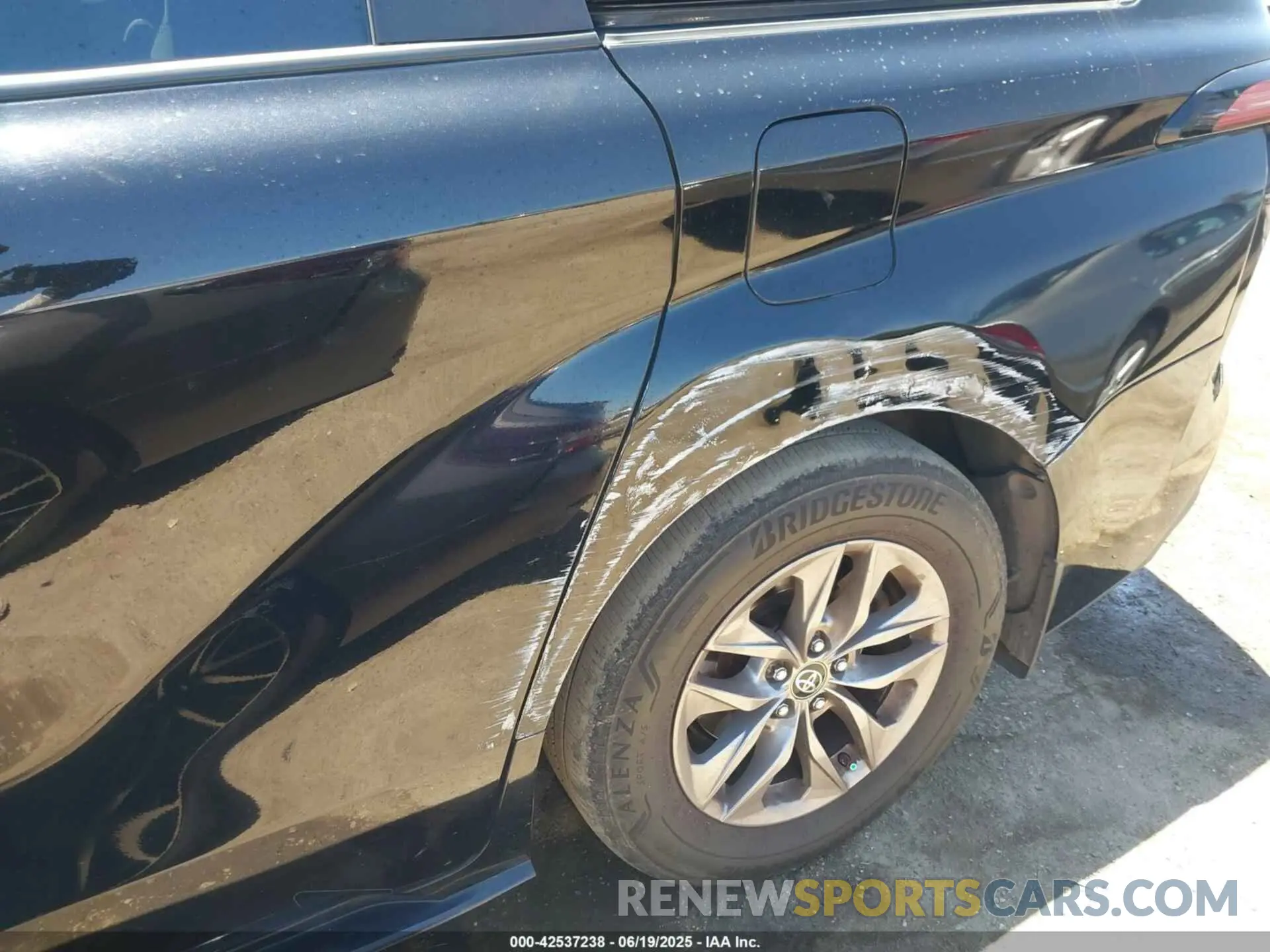 20 fotografías del automóvil dañado 5TDKRKEC3MS011073 TOYOTA SIENNA 2021