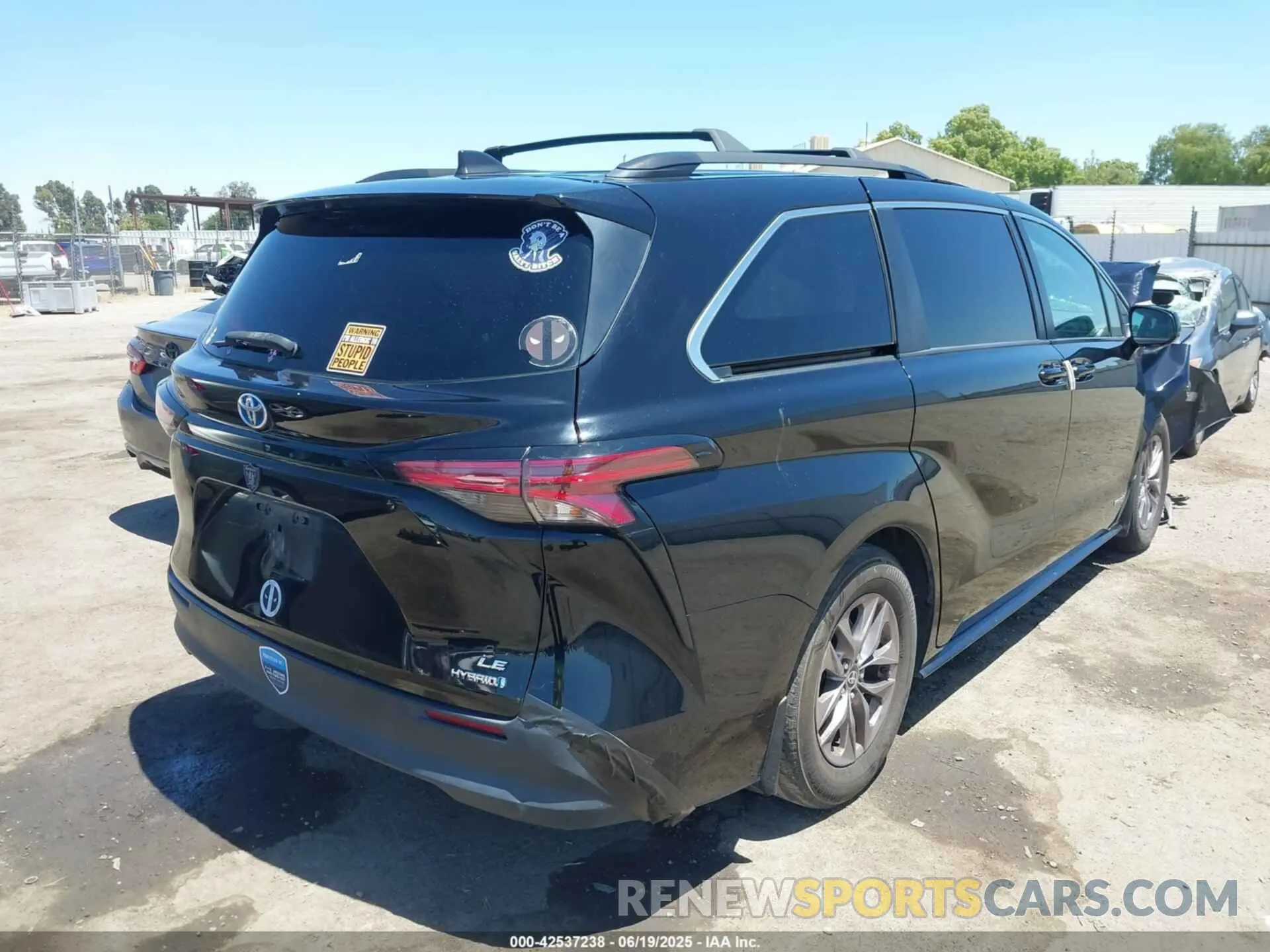 4 fotografías del automóvil dañado 5TDKRKEC3MS011073 TOYOTA SIENNA 2021