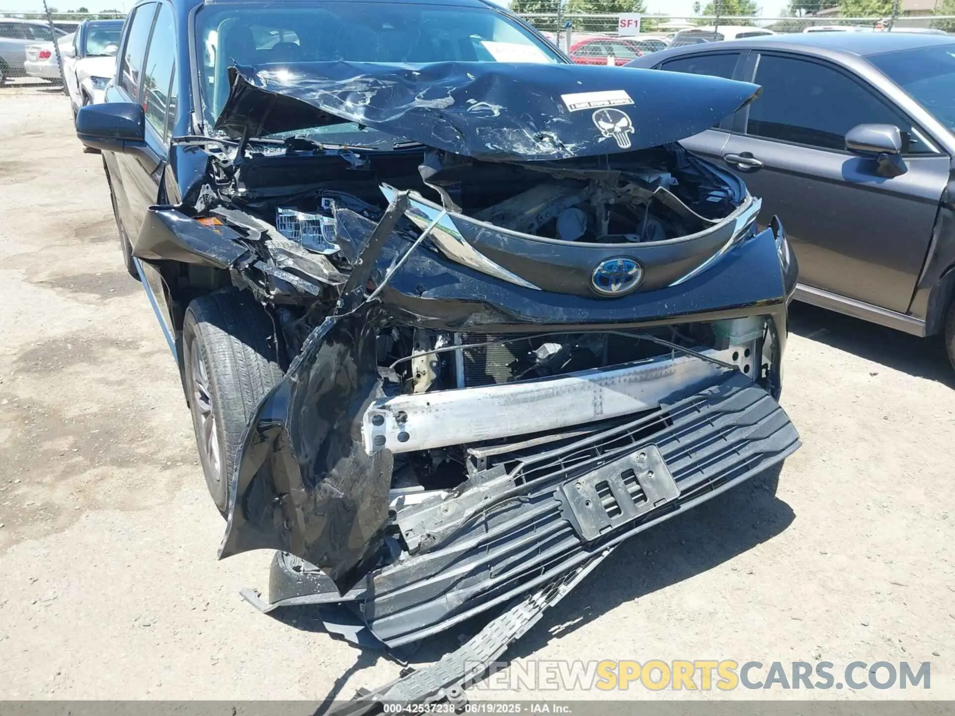 6 fotografías del automóvil dañado 5TDKRKEC3MS011073 TOYOTA SIENNA 2021