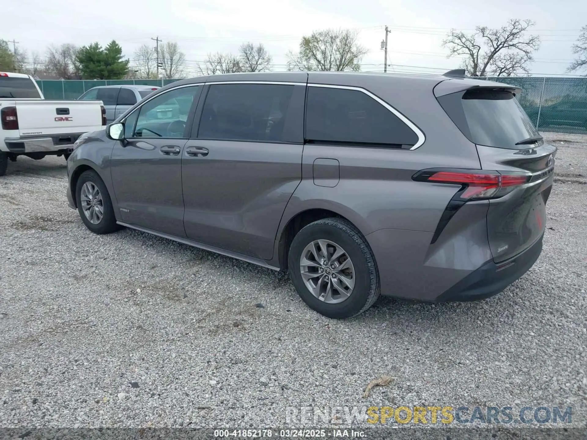 3 fotografías del automóvil dañado 5TDKRKEC3MS045790 TOYOTA SIENNA 2021