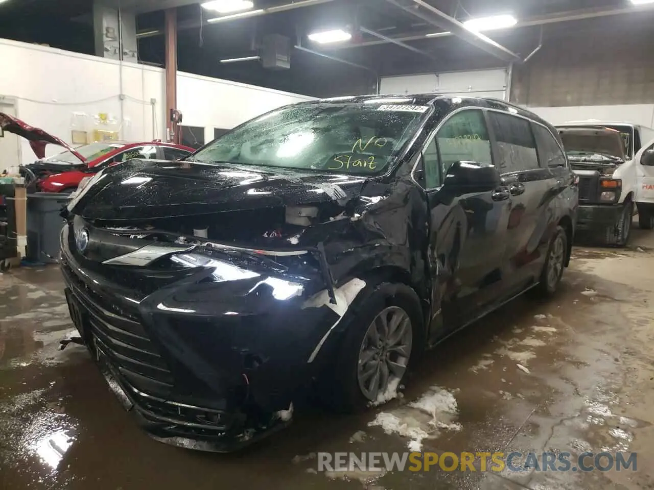 2 fotografías del automóvil dañado 5TDKRKEC3MS057809 TOYOTA SIENNA 2021