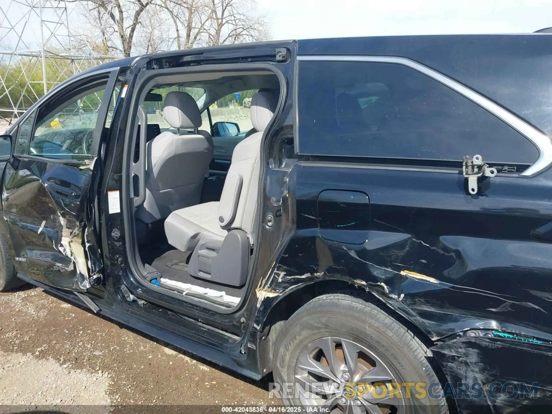15 fotografías del automóvil dañado 5TDKRKEC4MS013804 TOYOTA SIENNA 2021
