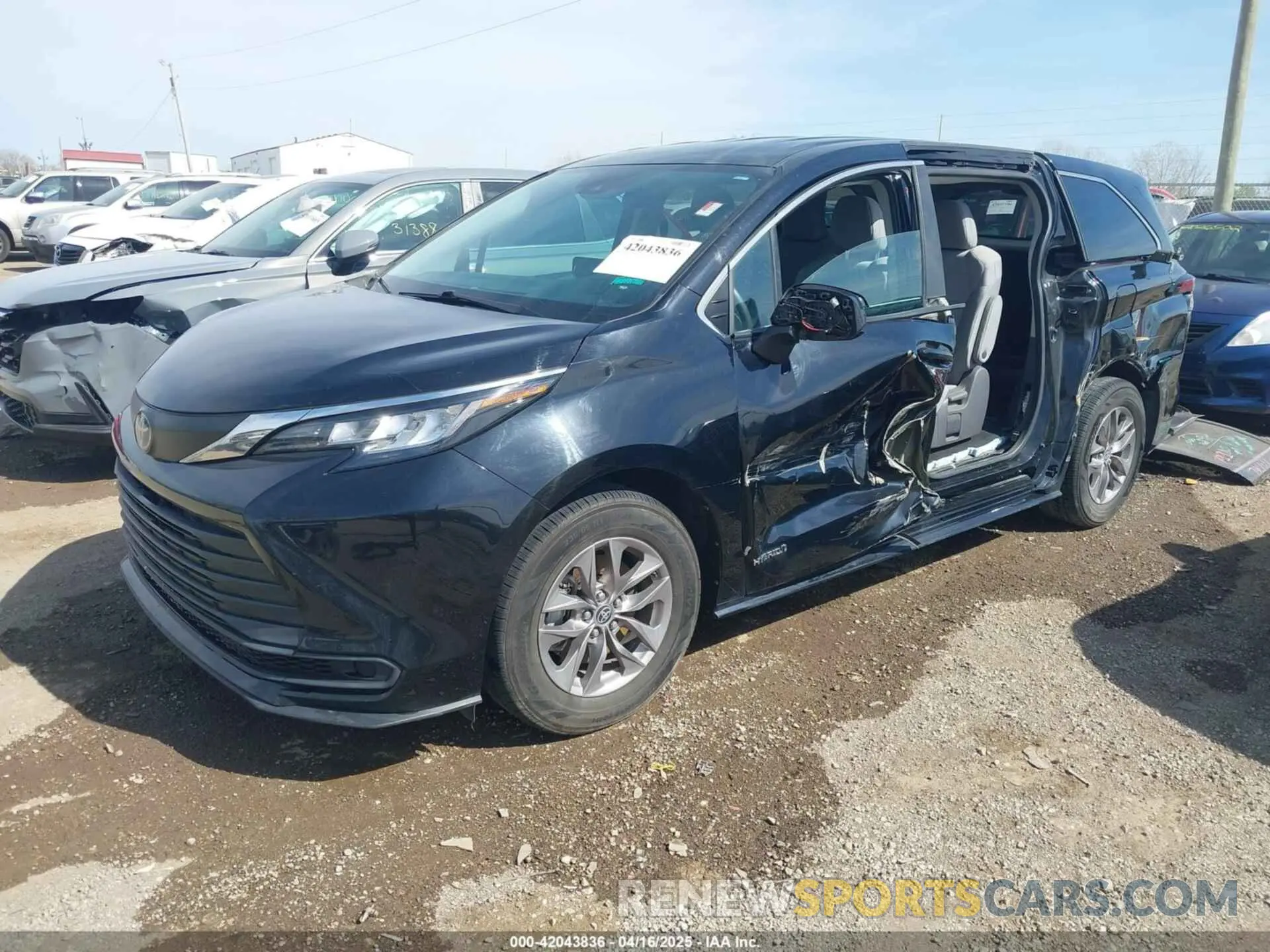 2 fotografías del automóvil dañado 5TDKRKEC4MS013804 TOYOTA SIENNA 2021