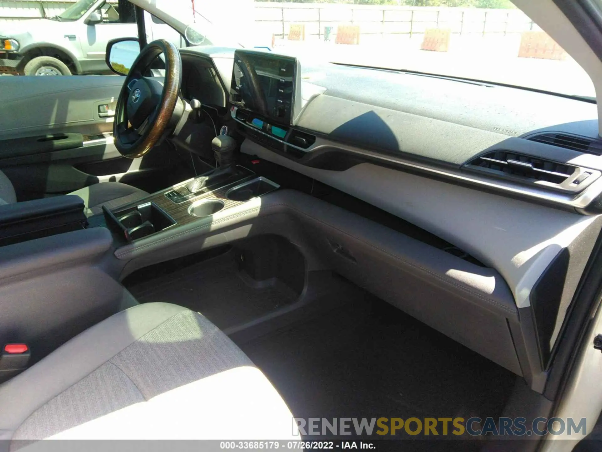 5 fotografías del automóvil dañado 5TDKRKEC4MS057334 TOYOTA SIENNA 2021
